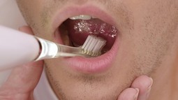 Active Oral Clean med sugefunksjon