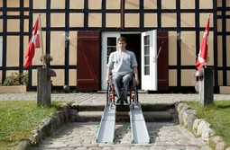 Telescopic ramp